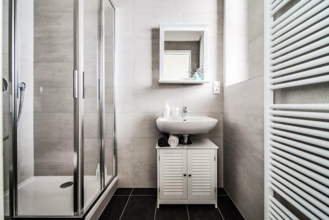 Trendy Local Apartment ปราก ภายนอก รูปภาพ