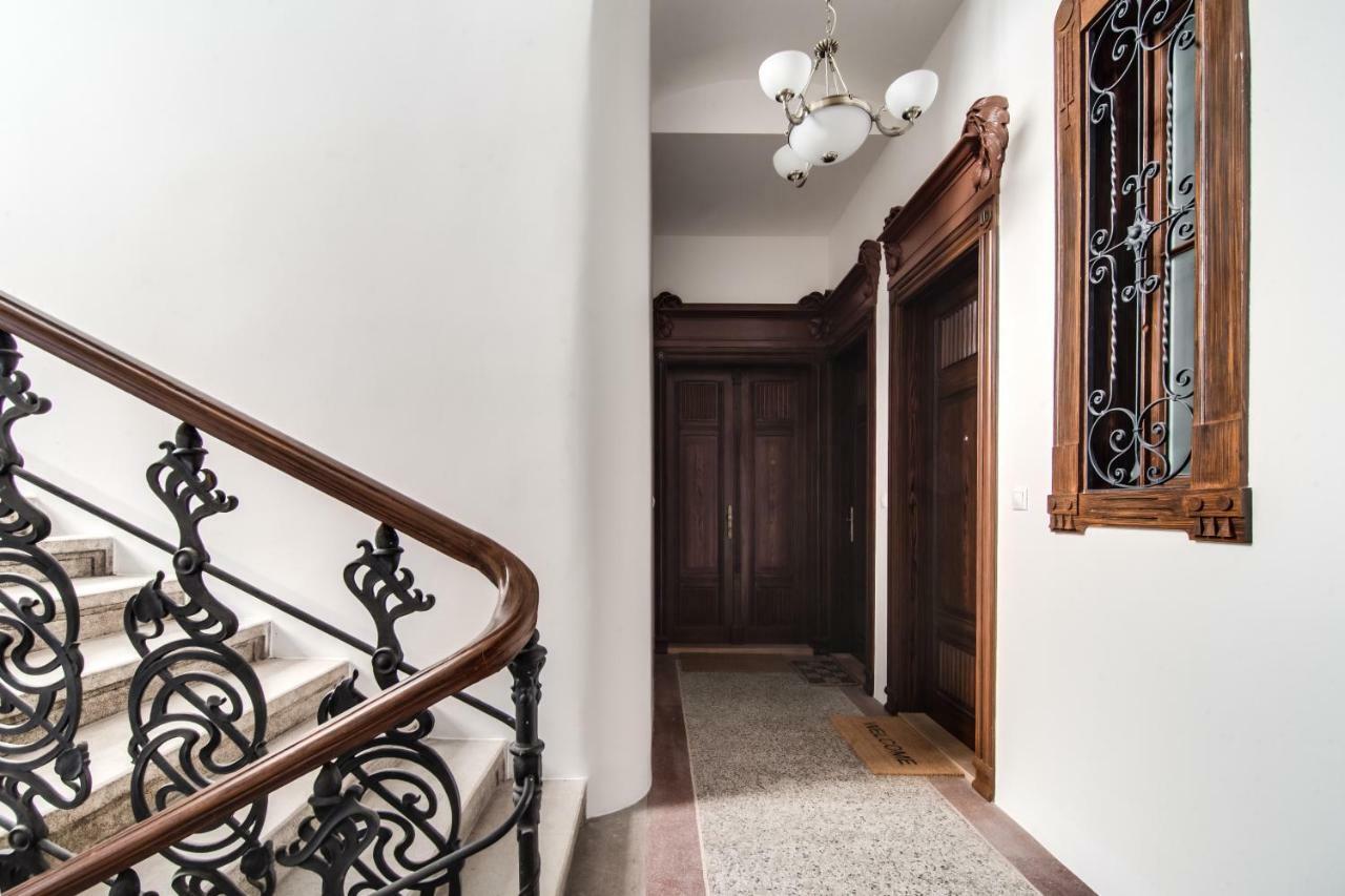 Trendy Local Apartment ปราก ภายนอก รูปภาพ