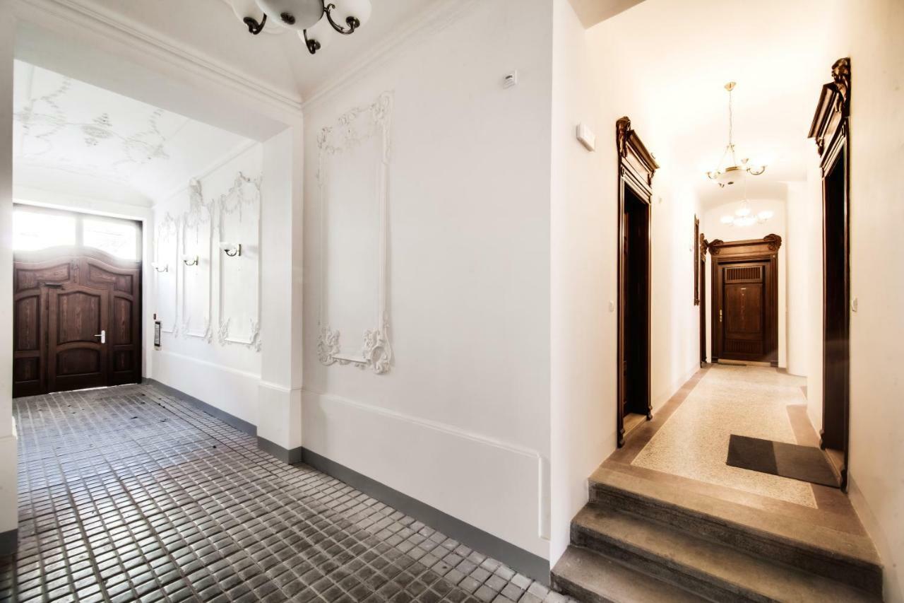 Trendy Local Apartment ปราก ภายนอก รูปภาพ